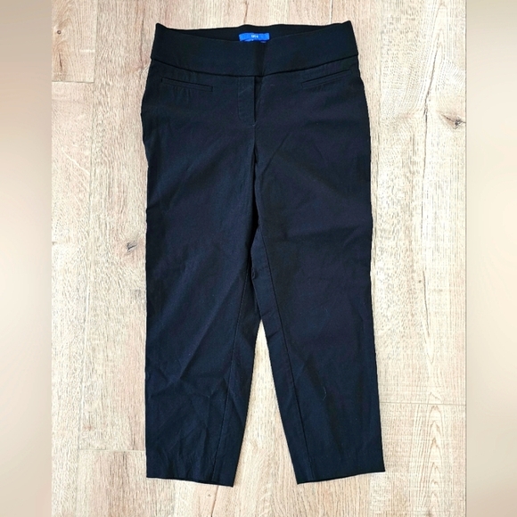 Apt. 9 Black Capris with Structured Fabric and Tailored Fit - Picture 1 of 4